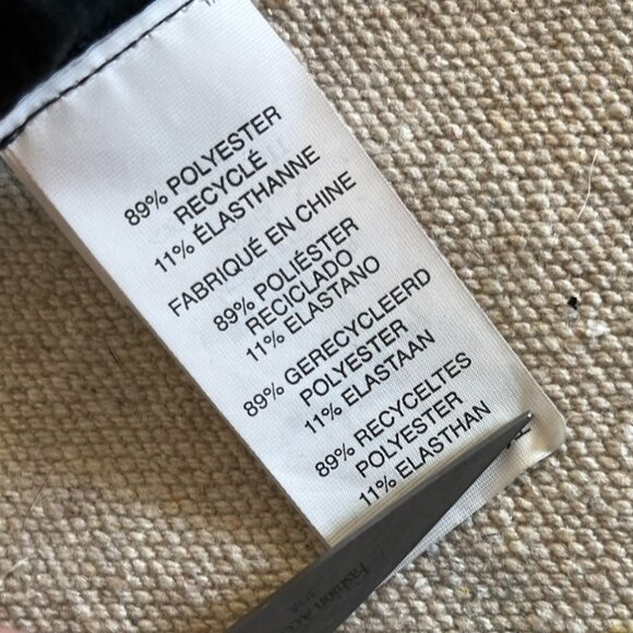 Vuori Woman's Black Heather DreamKnit Halo Essential Hoodie Sz Lr - Picture 9 of 12